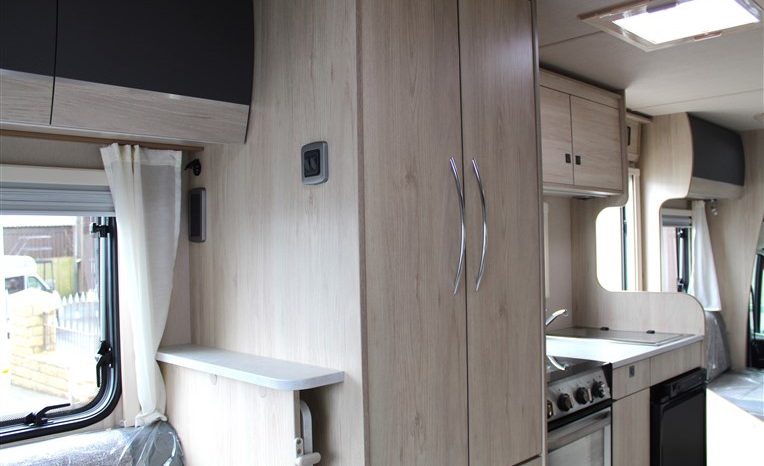 Auto-Trail Expedition C72 full