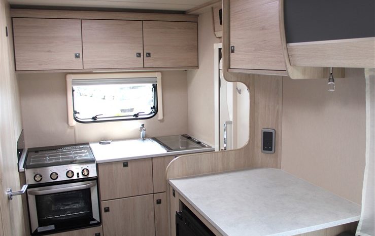 Auto-Trail Expedition C63 full