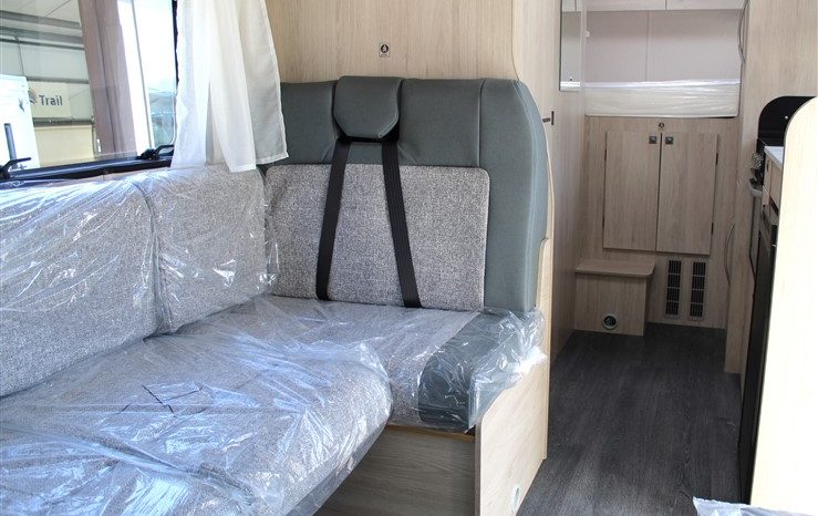 Auto-Trail Expedition C73 full